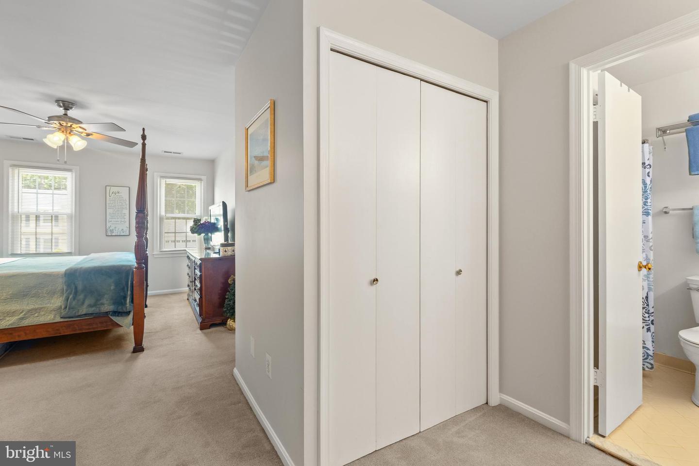12237 OX HILL RD, FAIRFAX, Virginia 22033, 4 Bedrooms Bedrooms, ,2 BathroomsBathrooms,Residential,For sale,12237 OX HILL RD,VAFX2250498 MLS # VAFX2250498
