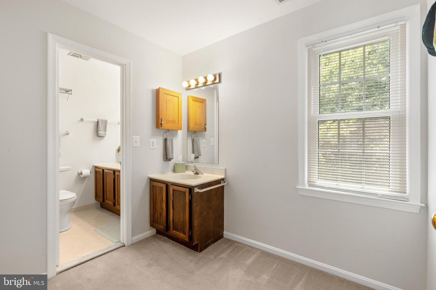 12237 OX HILL RD, FAIRFAX, Virginia 22033, 4 Bedrooms Bedrooms, ,2 BathroomsBathrooms,Residential,For sale,12237 OX HILL RD,VAFX2250498 MLS # VAFX2250498