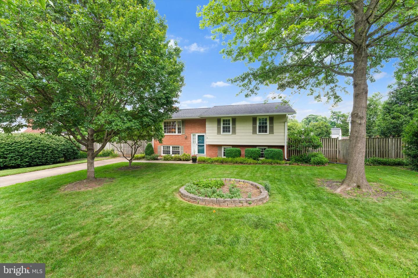 1010 TUSCARORA DR SW, LEESBURG, Virginia 20175, 4 Bedrooms Bedrooms, ,2 BathroomsBathrooms,Residential,For sale,1010 TUSCARORA DR SW,VALO2100692 MLS # VALO2100692