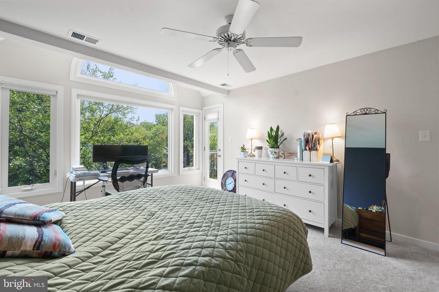5560 LANGSTON BLVD #63-E, ARLINGTON, Virginia 22207, 2 Bedrooms Bedrooms, ,2 BathroomsBathrooms,Residential,For sale,5560 LANGSTON BLVD #63-E,VAAR2059936 MLS # VAAR2059936