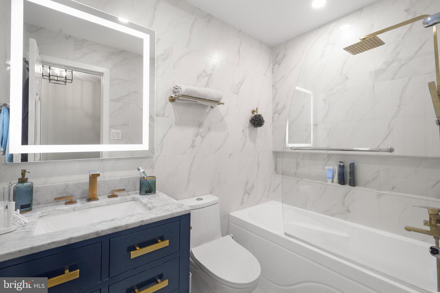 5560 LANGSTON BLVD #63-E, ARLINGTON, Virginia 22207, 2 Bedrooms Bedrooms, ,2 BathroomsBathrooms,Residential,For sale,5560 LANGSTON BLVD #63-E,VAAR2059936 MLS # VAAR2059936