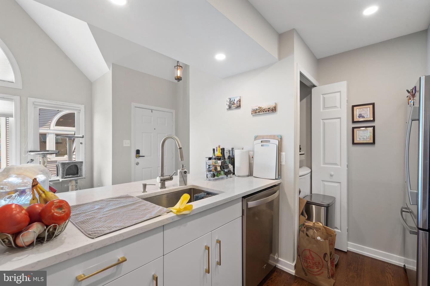 5560 LANGSTON BLVD #63-E, ARLINGTON, Virginia 22207, 2 Bedrooms Bedrooms, ,2 BathroomsBathrooms,Residential,For sale,5560 LANGSTON BLVD #63-E,VAAR2059936 MLS # VAAR2059936