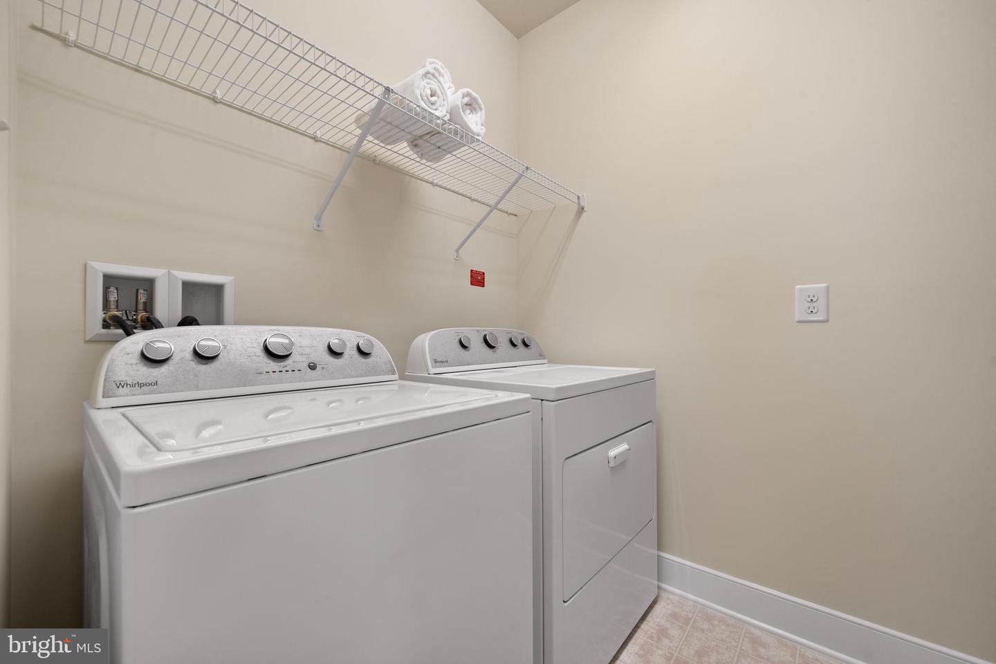 1907 MAIN LINE BLVD #101, ALEXANDRIA, Virginia 22301, 3 Bedrooms Bedrooms, ,2 BathroomsBathrooms,Residential,For sale,1907 MAIN LINE BLVD #101,VAAX2046976 MLS # VAAX2046976