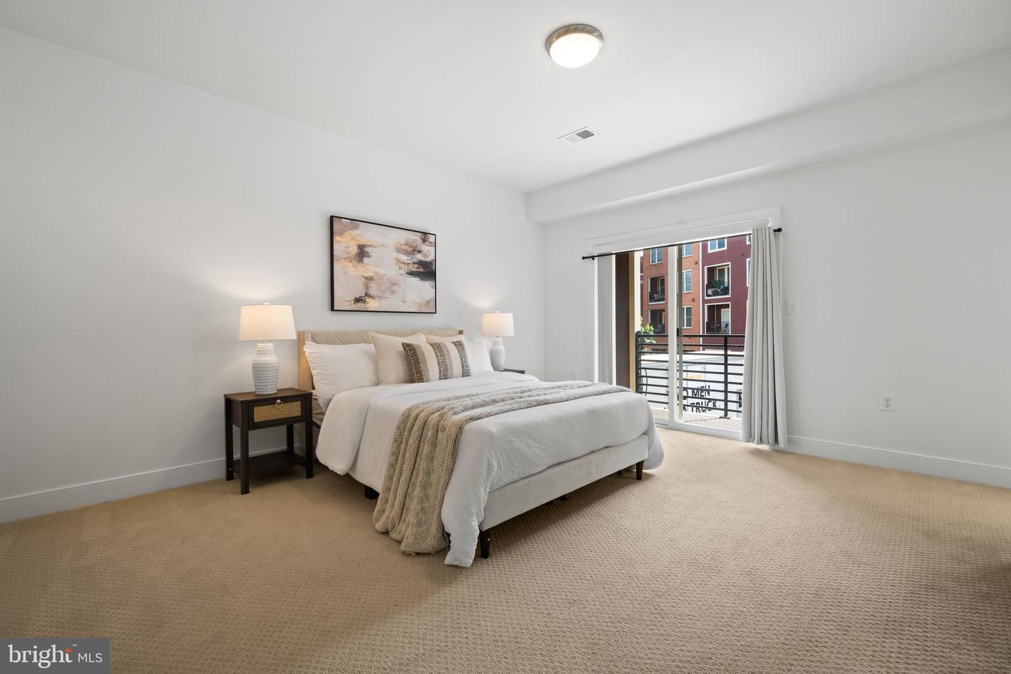 1907 MAIN LINE BLVD #101, ALEXANDRIA, Virginia 22301, 3 Bedrooms Bedrooms, ,2 BathroomsBathrooms,Residential,For sale,1907 MAIN LINE BLVD #101,VAAX2046976 MLS # VAAX2046976