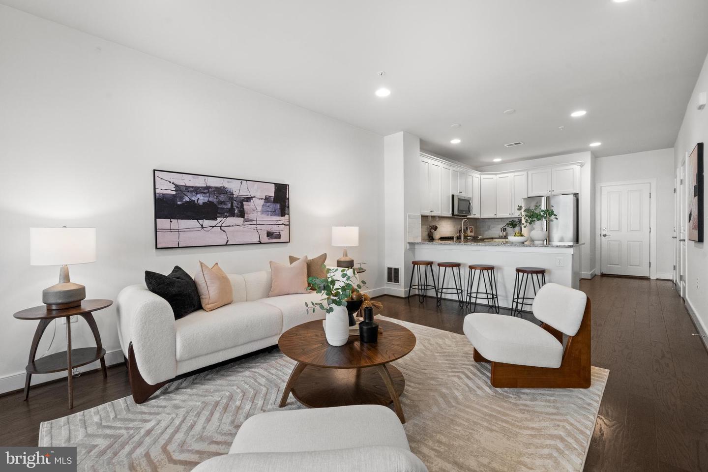 1907 MAIN LINE BLVD #101, ALEXANDRIA, Virginia 22301, 3 Bedrooms Bedrooms, ,2 BathroomsBathrooms,Residential,For sale,1907 MAIN LINE BLVD #101,VAAX2046976 MLS # VAAX2046976