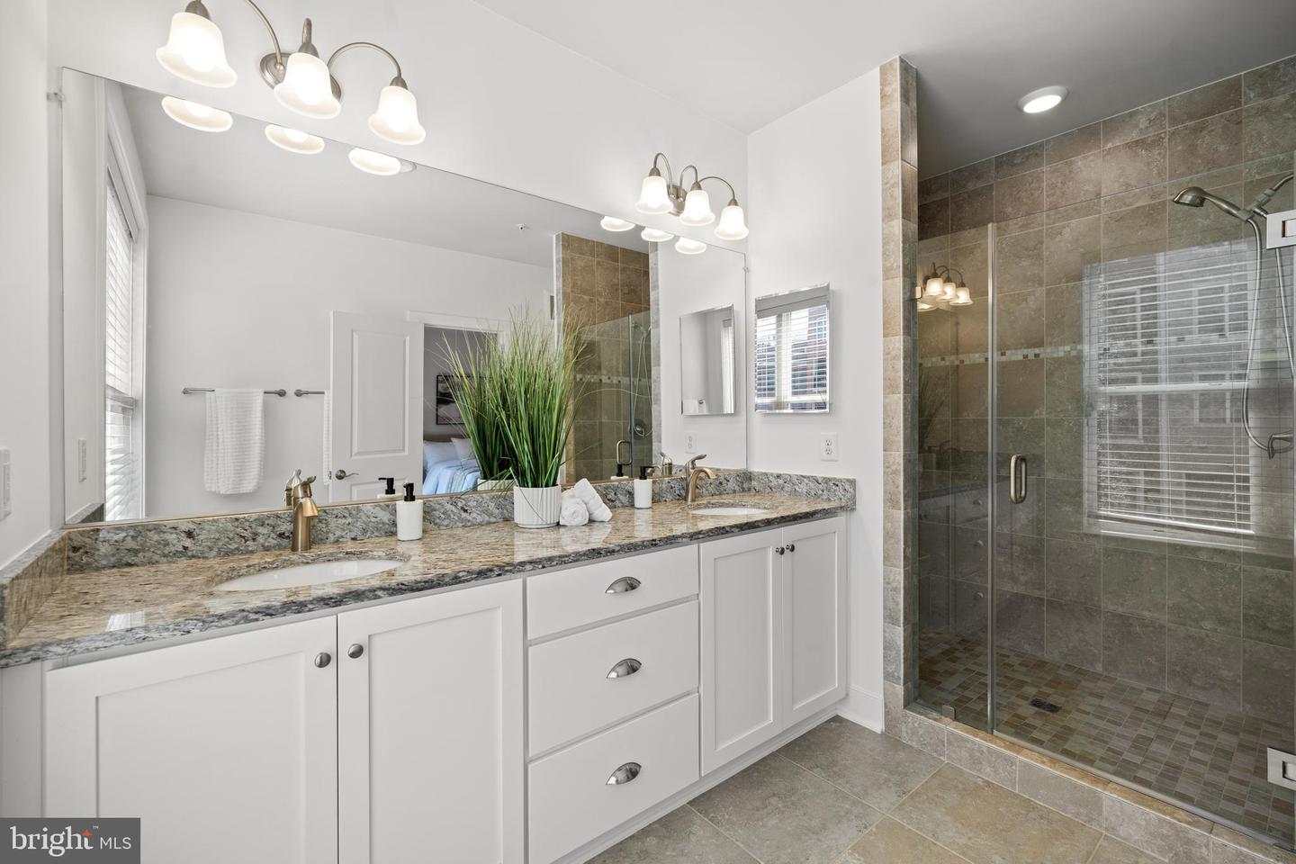 1907 MAIN LINE BLVD #101, ALEXANDRIA, Virginia 22301, 3 Bedrooms Bedrooms, ,2 BathroomsBathrooms,Residential,For sale,1907 MAIN LINE BLVD #101,VAAX2046976 MLS # VAAX2046976