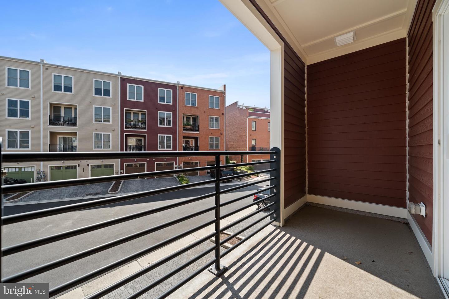 1907 MAIN LINE BLVD #101, ALEXANDRIA, Virginia 22301, 3 Bedrooms Bedrooms, ,2 BathroomsBathrooms,Residential,For sale,1907 MAIN LINE BLVD #101,VAAX2046976 MLS # VAAX2046976