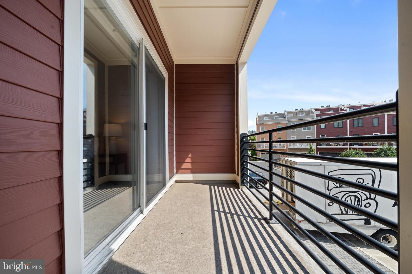 1907 MAIN LINE BLVD #101, ALEXANDRIA, Virginia 22301, 3 Bedrooms Bedrooms, ,2 BathroomsBathrooms,Residential,For sale,1907 MAIN LINE BLVD #101,VAAX2046976 MLS # VAAX2046976