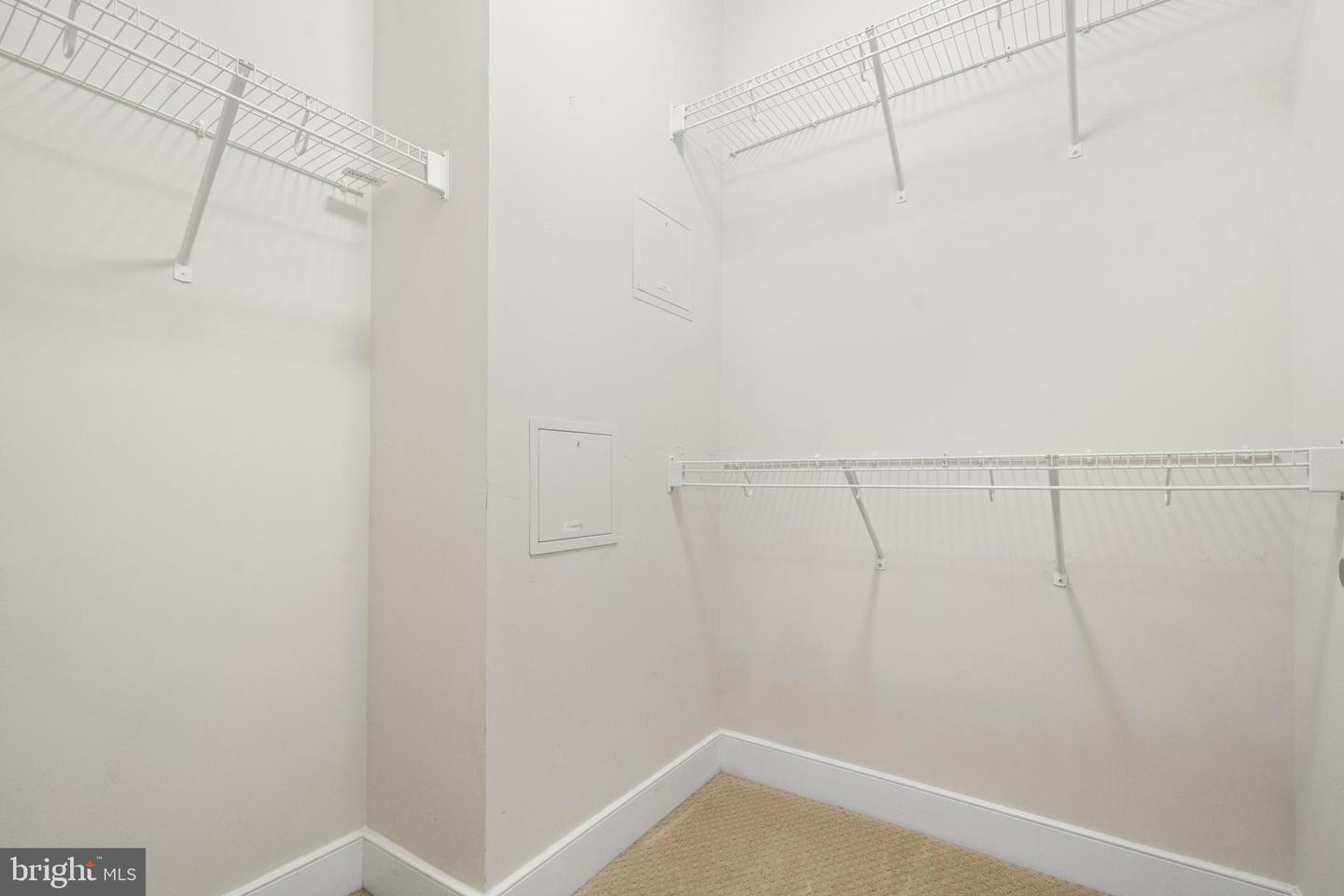 1907 MAIN LINE BLVD #101, ALEXANDRIA, Virginia 22301, 3 Bedrooms Bedrooms, ,2 BathroomsBathrooms,Residential,For sale,1907 MAIN LINE BLVD #101,VAAX2046976 MLS # VAAX2046976