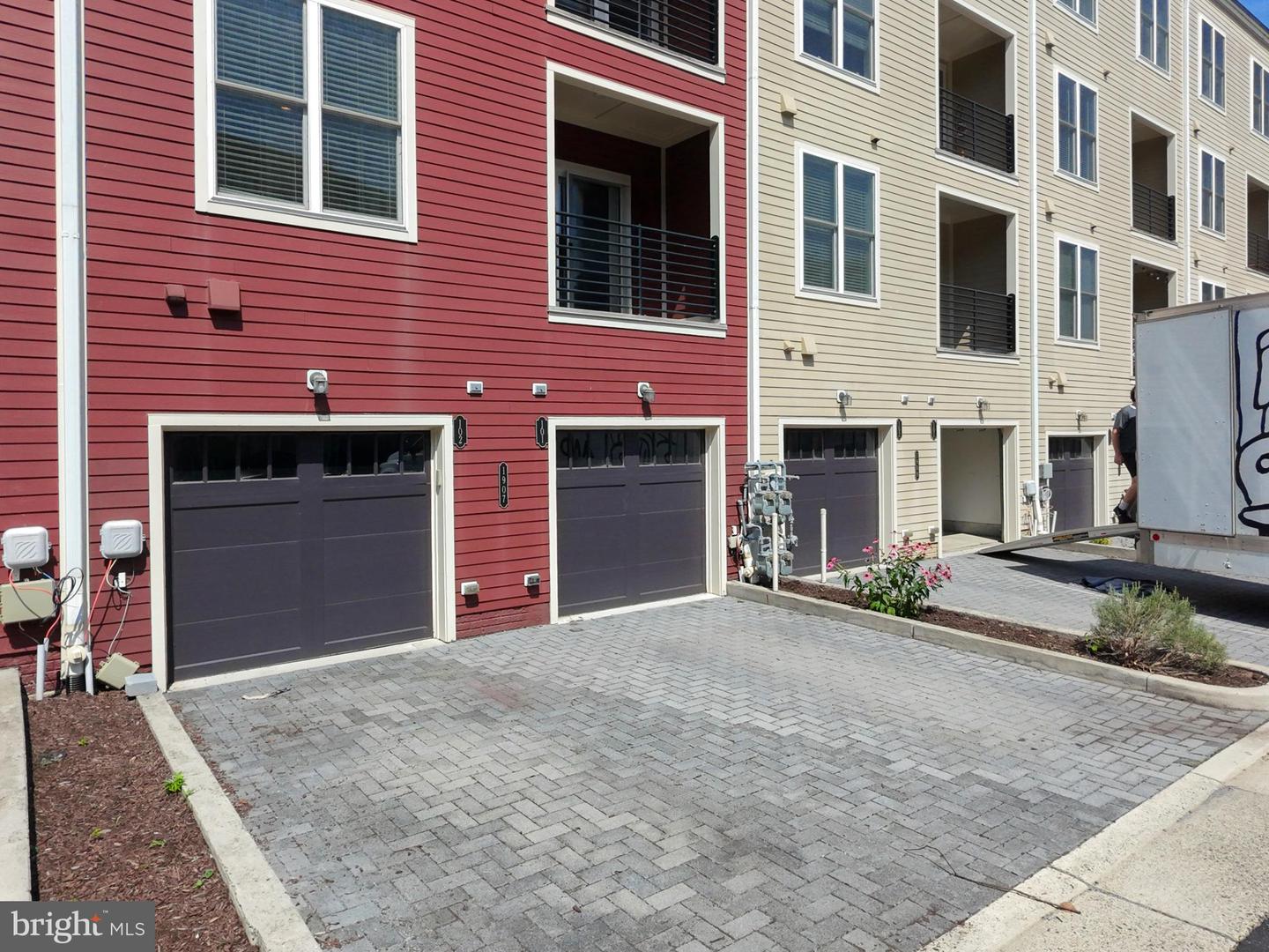 1907 MAIN LINE BLVD #101, ALEXANDRIA, Virginia 22301, 3 Bedrooms Bedrooms, ,2 BathroomsBathrooms,Residential,For sale,1907 MAIN LINE BLVD #101,VAAX2046976 MLS # VAAX2046976