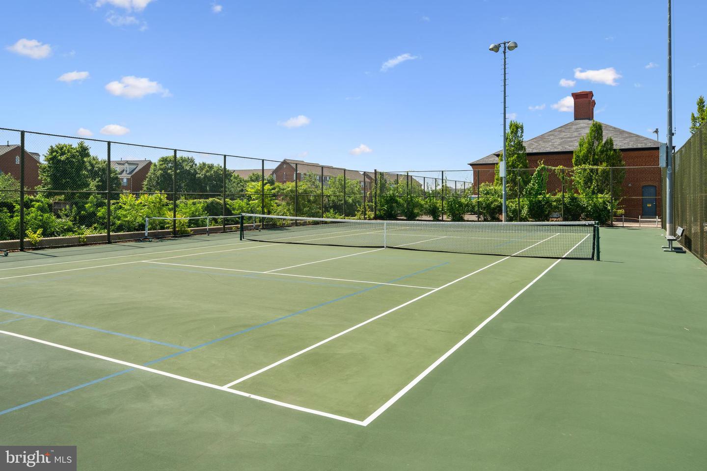 1907 MAIN LINE BLVD #101, ALEXANDRIA, Virginia 22301, 3 Bedrooms Bedrooms, ,2 BathroomsBathrooms,Residential,For sale,1907 MAIN LINE BLVD #101,VAAX2046976 MLS # VAAX2046976