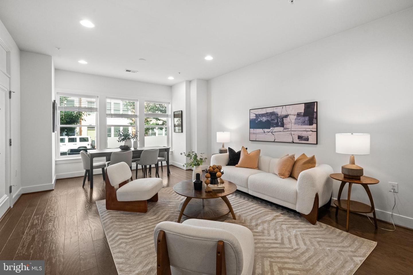 1907 MAIN LINE BLVD #101, ALEXANDRIA, Virginia 22301, 3 Bedrooms Bedrooms, ,2 BathroomsBathrooms,Residential,For sale,1907 MAIN LINE BLVD #101,VAAX2046976 MLS # VAAX2046976
