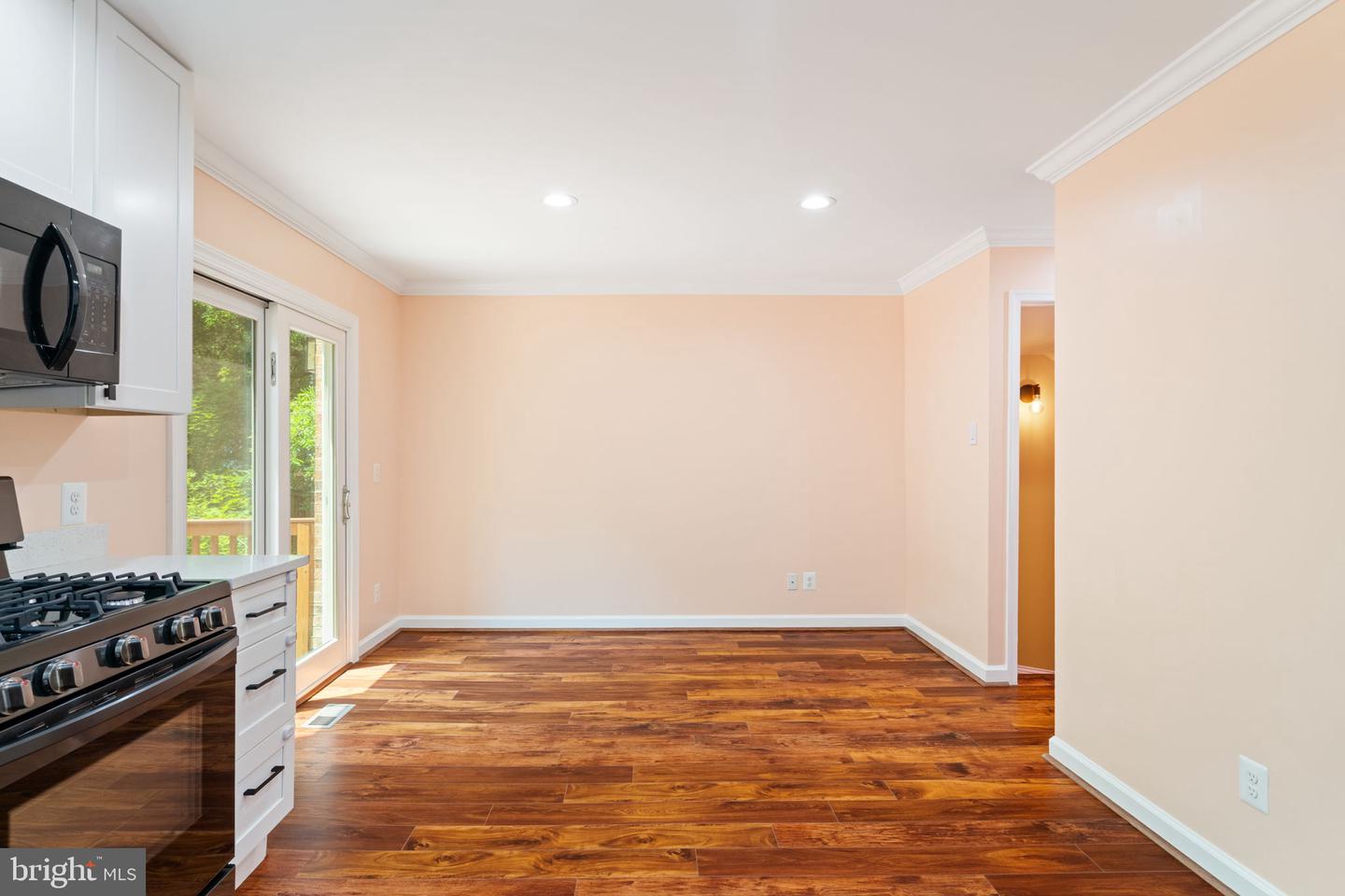 8281 CLIFTON FARM CT, ALEXANDRIA, Virginia 22306, 3 Bedrooms Bedrooms, 3 Rooms Rooms,3 BathroomsBathrooms,Residential,For sale,8281 CLIFTON FARM CT,VAFX2252338 MLS # VAFX2252338
