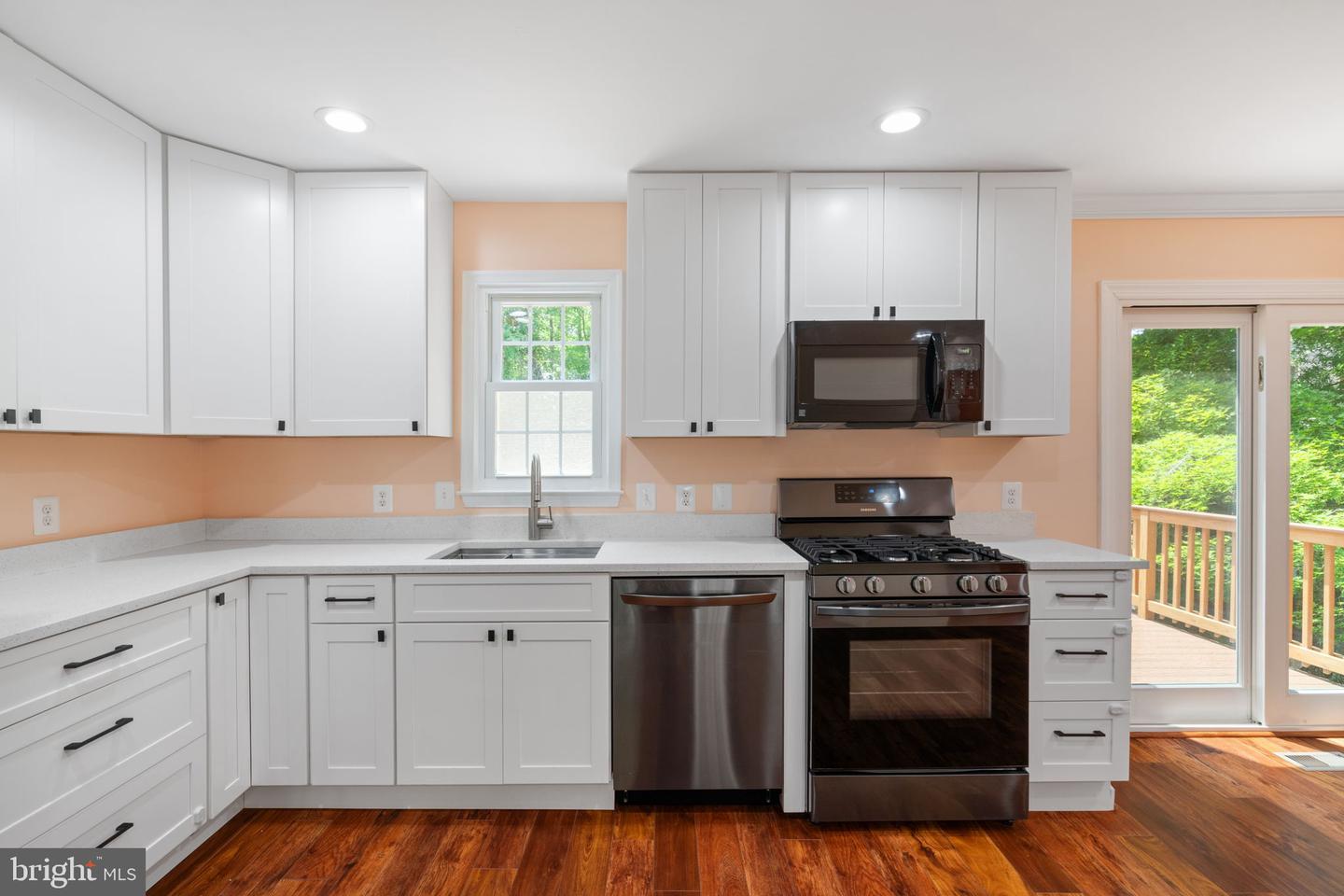 8281 CLIFTON FARM CT, ALEXANDRIA, Virginia 22306, 3 Bedrooms Bedrooms, 3 Rooms Rooms,3 BathroomsBathrooms,Residential,For sale,8281 CLIFTON FARM CT,VAFX2252338 MLS # VAFX2252338