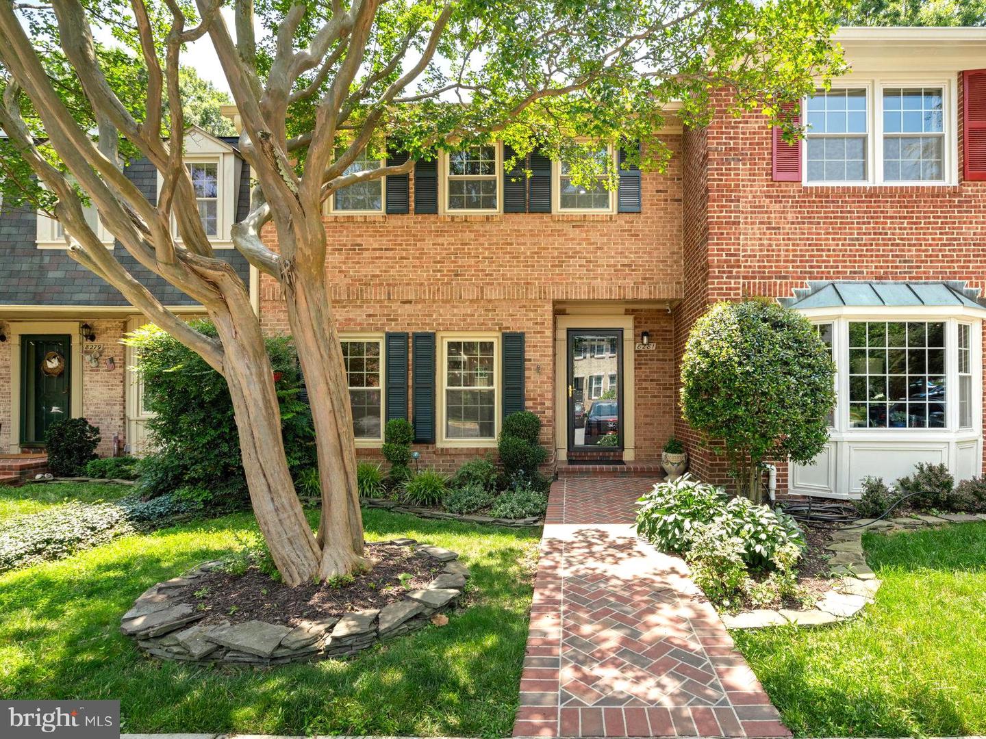 8281 CLIFTON FARM CT, ALEXANDRIA, Virginia 22306, 3 Bedrooms Bedrooms, 3 Rooms Rooms,3 BathroomsBathrooms,Residential,For sale,8281 CLIFTON FARM CT,VAFX2252338 MLS # VAFX2252338