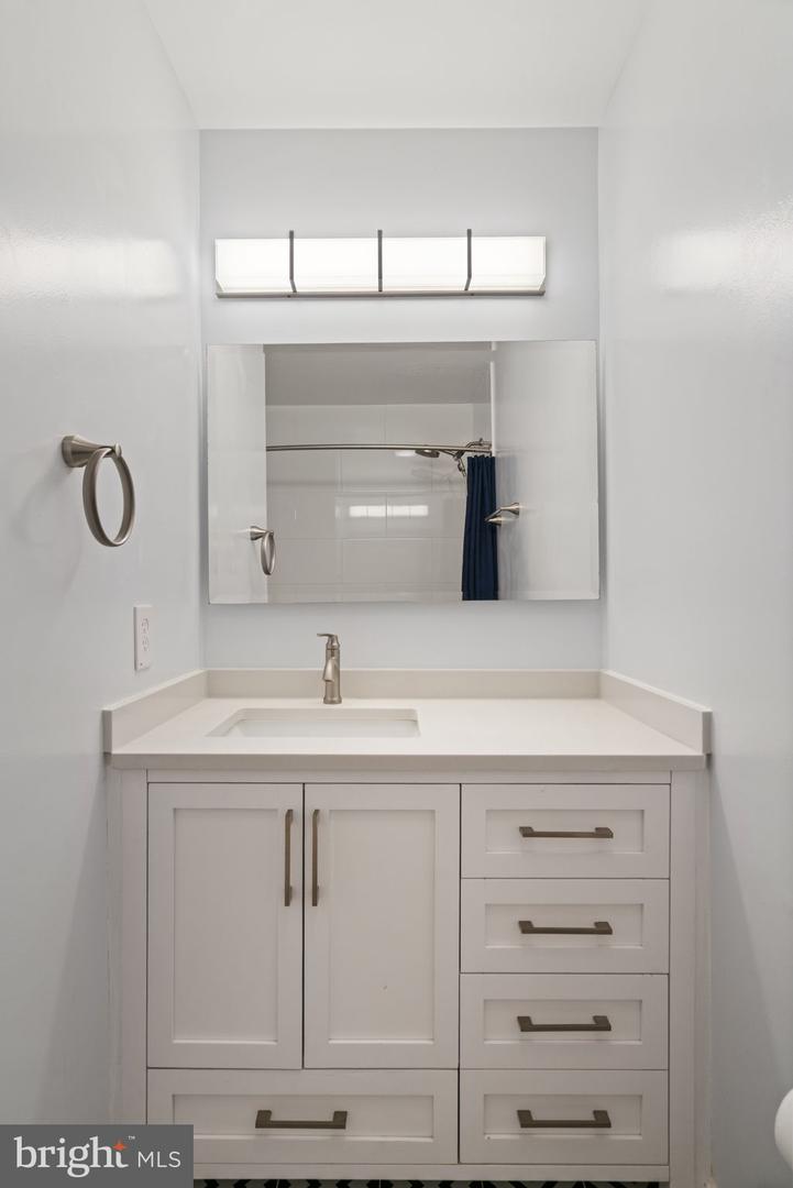 8281 CLIFTON FARM CT, ALEXANDRIA, Virginia 22306, 3 Bedrooms Bedrooms, 3 Rooms Rooms,3 BathroomsBathrooms,Residential,For sale,8281 CLIFTON FARM CT,VAFX2252338 MLS # VAFX2252338