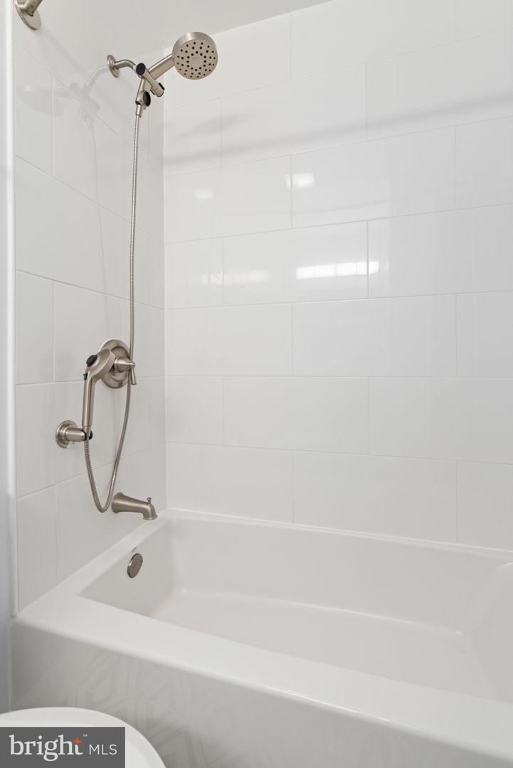 8281 CLIFTON FARM CT, ALEXANDRIA, Virginia 22306, 3 Bedrooms Bedrooms, 3 Rooms Rooms,3 BathroomsBathrooms,Residential,For sale,8281 CLIFTON FARM CT,VAFX2252338 MLS # VAFX2252338