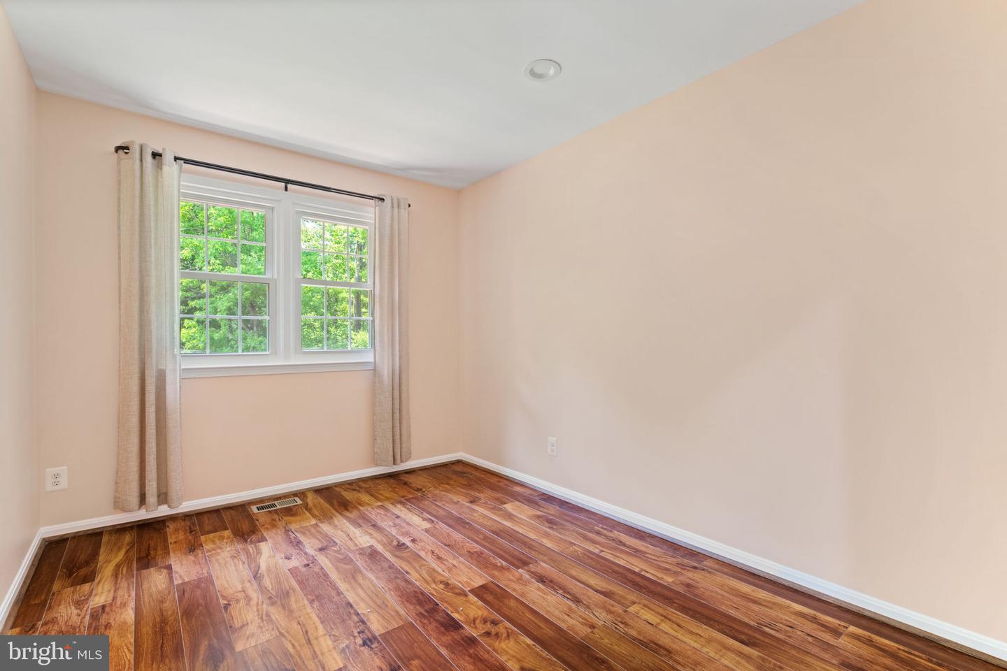 8281 CLIFTON FARM CT, ALEXANDRIA, Virginia 22306, 3 Bedrooms Bedrooms, 3 Rooms Rooms,3 BathroomsBathrooms,Residential,For sale,8281 CLIFTON FARM CT,VAFX2252338 MLS # VAFX2252338