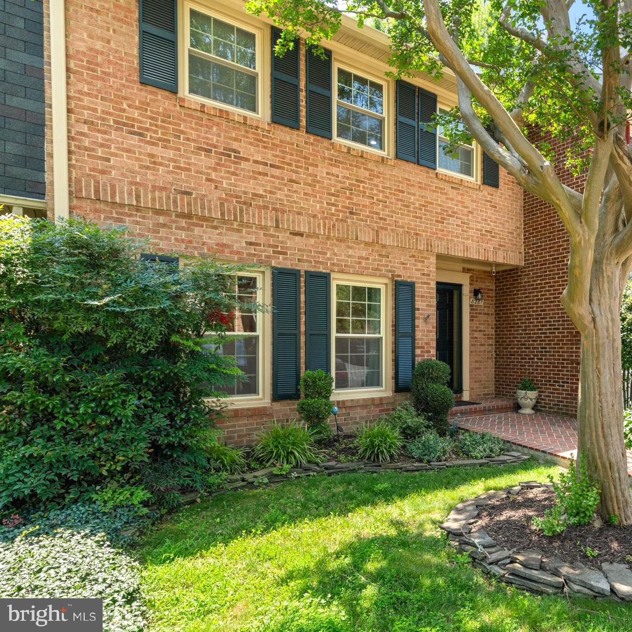 8281 CLIFTON FARM CT, ALEXANDRIA, Virginia 22306, 3 Bedrooms Bedrooms, 3 Rooms Rooms,3 BathroomsBathrooms,Residential,For sale,8281 CLIFTON FARM CT,VAFX2252338 MLS # VAFX2252338