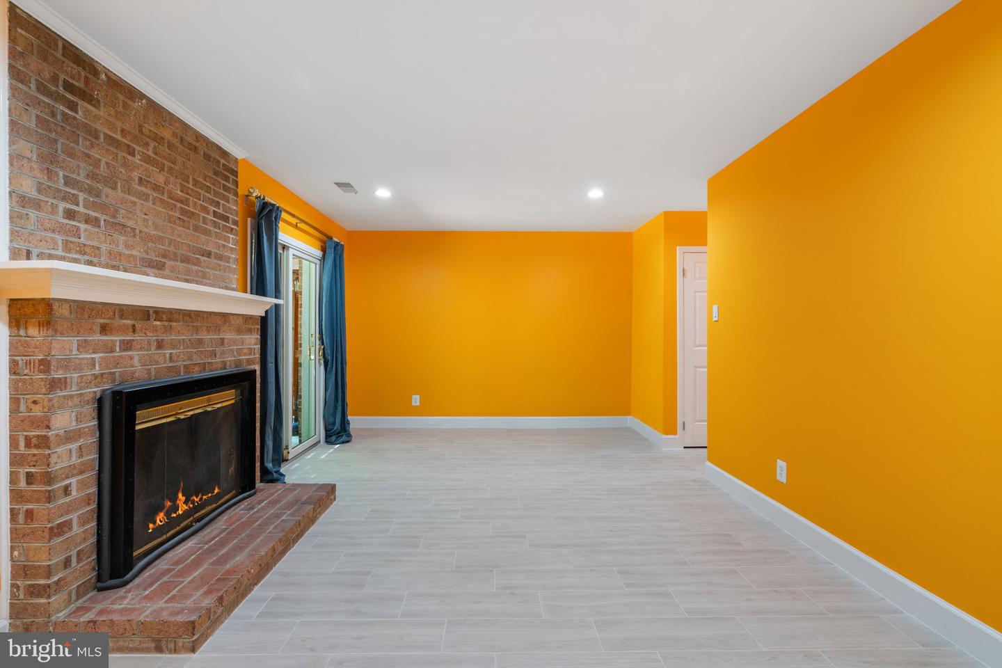 8281 CLIFTON FARM CT, ALEXANDRIA, Virginia 22306, 3 Bedrooms Bedrooms, 3 Rooms Rooms,3 BathroomsBathrooms,Residential,For sale,8281 CLIFTON FARM CT,VAFX2252338 MLS # VAFX2252338