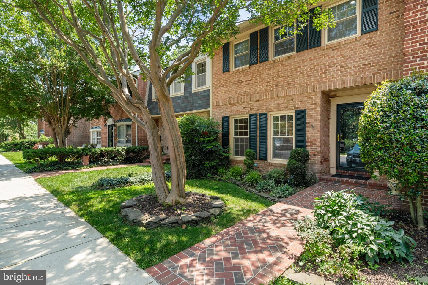 8281 CLIFTON FARM CT, ALEXANDRIA, Virginia 22306, 3 Bedrooms Bedrooms, 3 Rooms Rooms,3 BathroomsBathrooms,Residential,For sale,8281 CLIFTON FARM CT,VAFX2252338 MLS # VAFX2252338