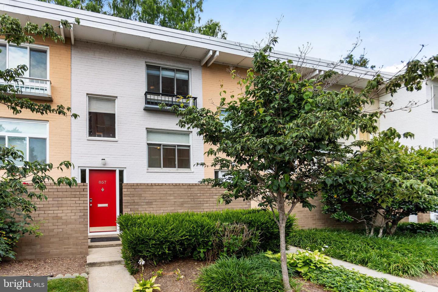 857 3RD ST SW #104, WASHINGTON, District Of Columbia 20024, 3 Bedrooms Bedrooms, ,2 BathroomsBathrooms,Residential,For sale,857 3RD ST SW #104,DCDC2208192 MLS # DCDC2208192