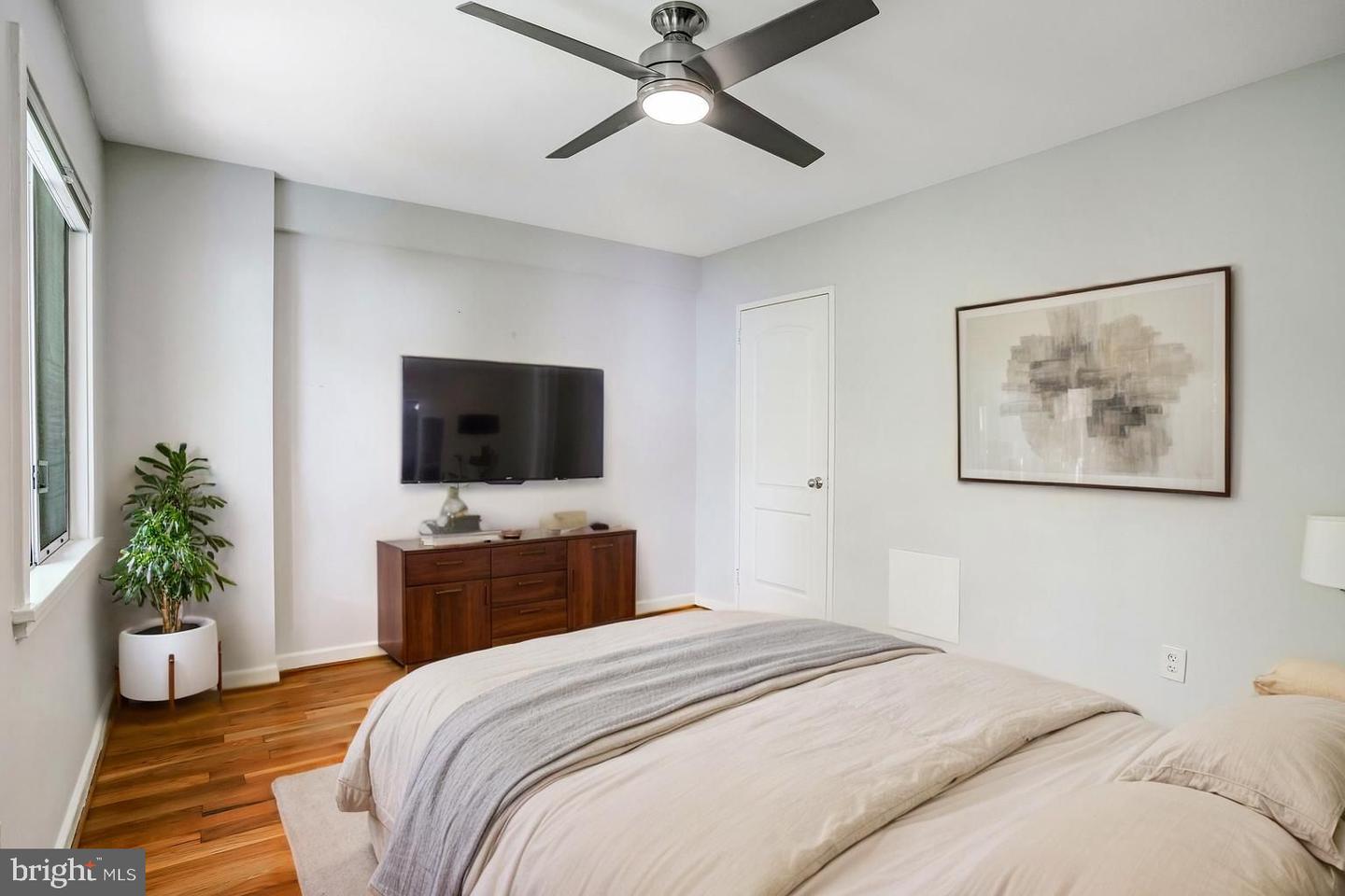 857 3RD ST SW #104, WASHINGTON, District Of Columbia 20024, 3 Bedrooms Bedrooms, ,2 BathroomsBathrooms,Residential,For sale,857 3RD ST SW #104,DCDC2208192 MLS # DCDC2208192