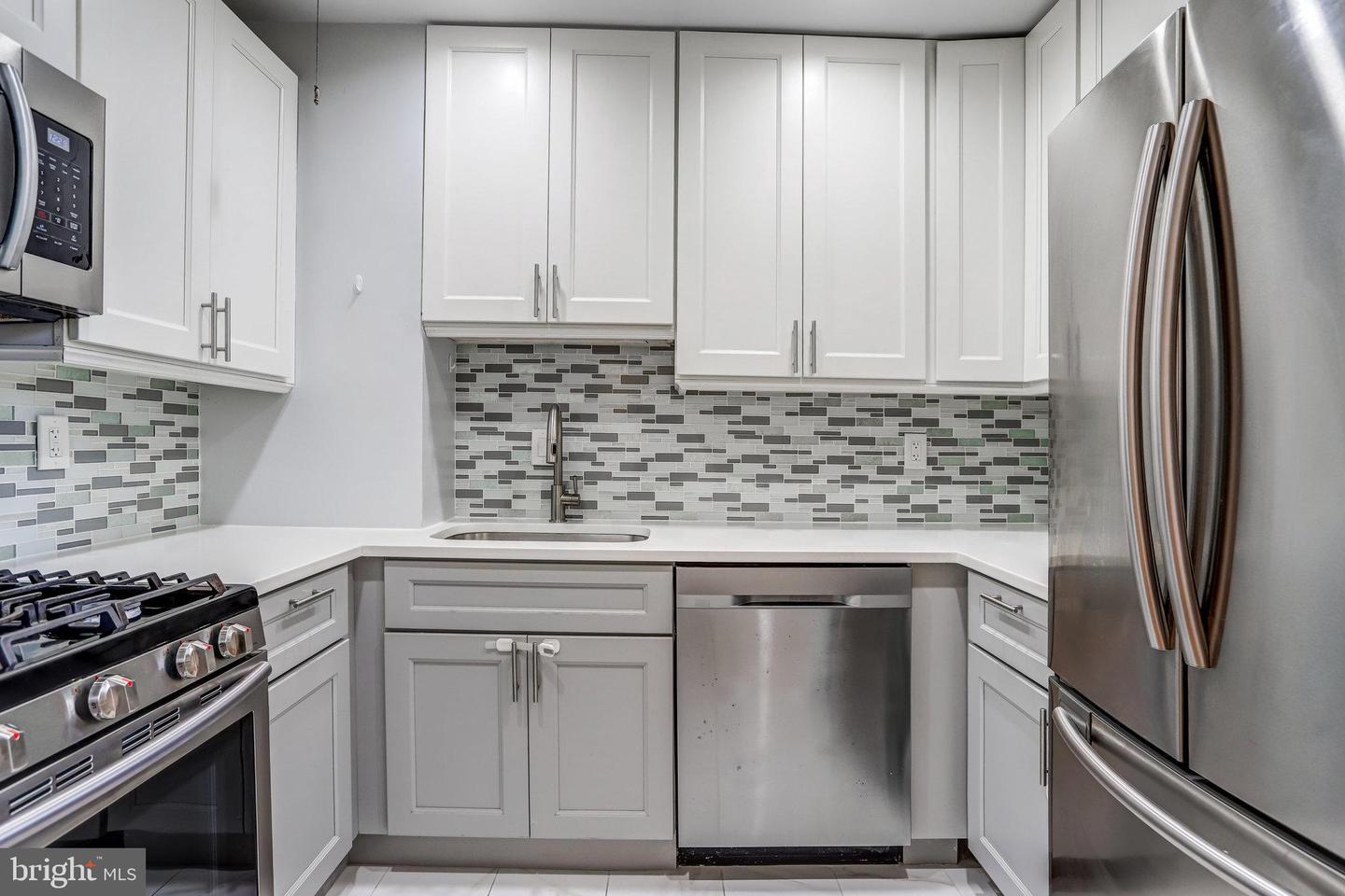 857 3RD ST SW #104, WASHINGTON, District Of Columbia 20024, 3 Bedrooms Bedrooms, ,2 BathroomsBathrooms,Residential,For sale,857 3RD ST SW #104,DCDC2208192 MLS # DCDC2208192