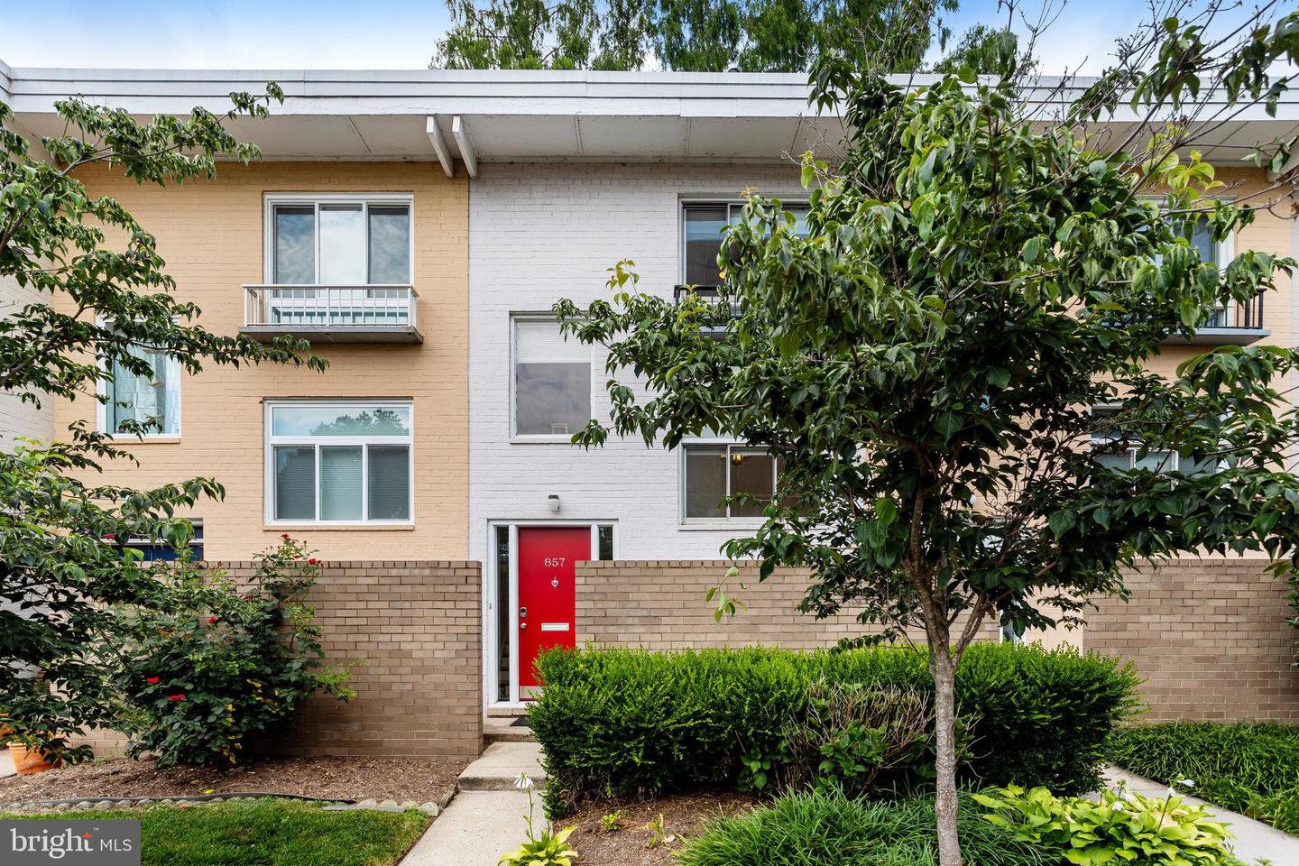 857 3RD ST SW #104, WASHINGTON, District Of Columbia 20024, 3 Bedrooms Bedrooms, ,2 BathroomsBathrooms,Residential,For sale,857 3RD ST SW #104,DCDC2208192 MLS # DCDC2208192
