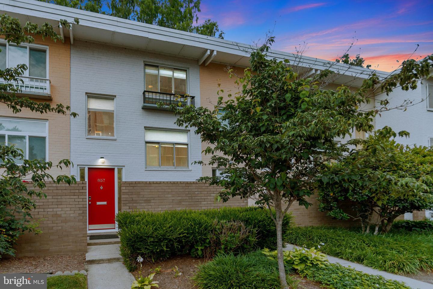 857 3RD ST SW #104, WASHINGTON, District Of Columbia 20024, 3 Bedrooms Bedrooms, ,2 BathroomsBathrooms,Residential,For sale,857 3RD ST SW #104,DCDC2208192 MLS # DCDC2208192
