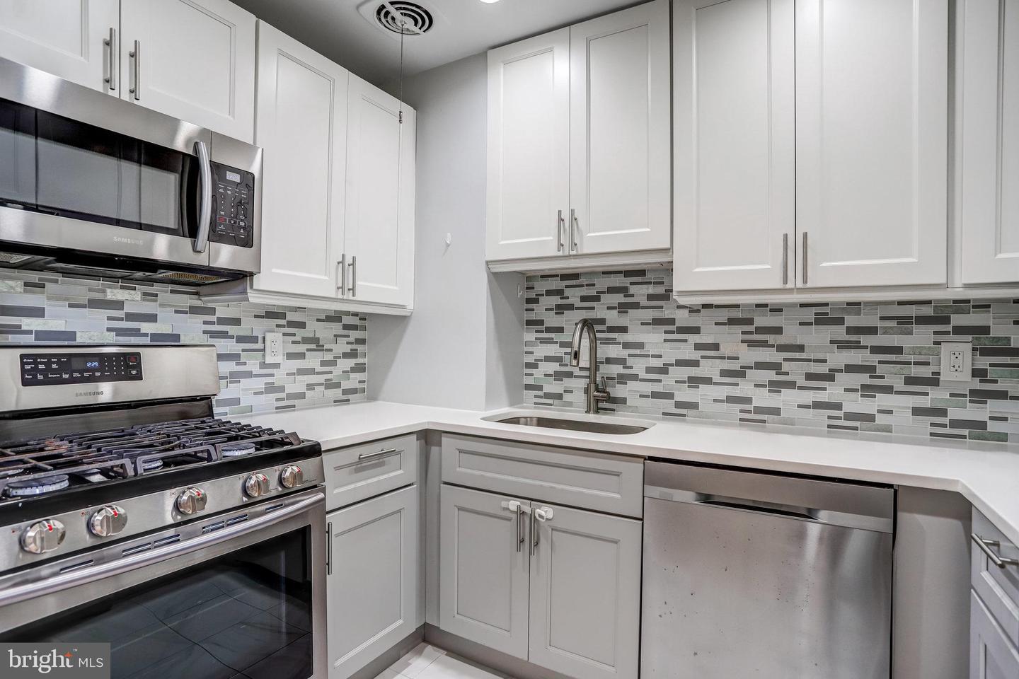 857 3RD ST SW #104, WASHINGTON, District Of Columbia 20024, 3 Bedrooms Bedrooms, ,2 BathroomsBathrooms,Residential,For sale,857 3RD ST SW #104,DCDC2208192 MLS # DCDC2208192