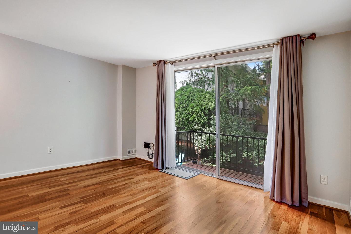 857 3RD ST SW #104, WASHINGTON, District Of Columbia 20024, 3 Bedrooms Bedrooms, ,2 BathroomsBathrooms,Residential,For sale,857 3RD ST SW #104,DCDC2208192 MLS # DCDC2208192