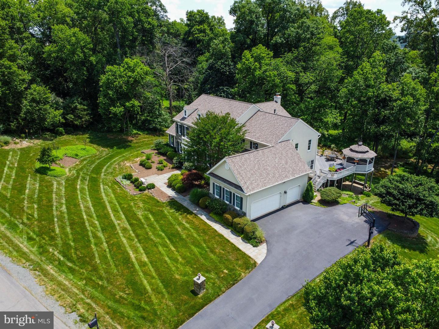 40623 CANONGATE DR, LEESBURG, Virginia 20175, 4 Bedrooms Bedrooms, ,5 BathroomsBathrooms,Residential,For sale,40623 CANONGATE DR,VALO2100772 MLS # VALO2100772