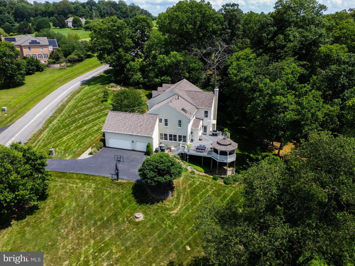 40623 CANONGATE DR, LEESBURG, Virginia 20175, 4 Bedrooms Bedrooms, ,5 BathroomsBathrooms,Residential,For sale,40623 CANONGATE DR,VALO2100772 MLS # VALO2100772