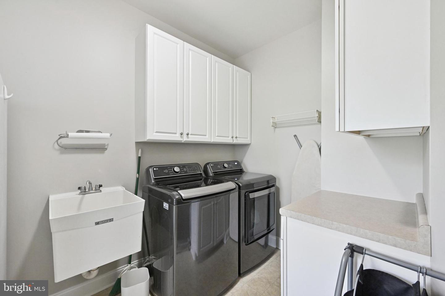 40623 CANONGATE DR, LEESBURG, Virginia 20175, 4 Bedrooms Bedrooms, ,5 BathroomsBathrooms,Residential,For sale,40623 CANONGATE DR,VALO2100772 MLS # VALO2100772