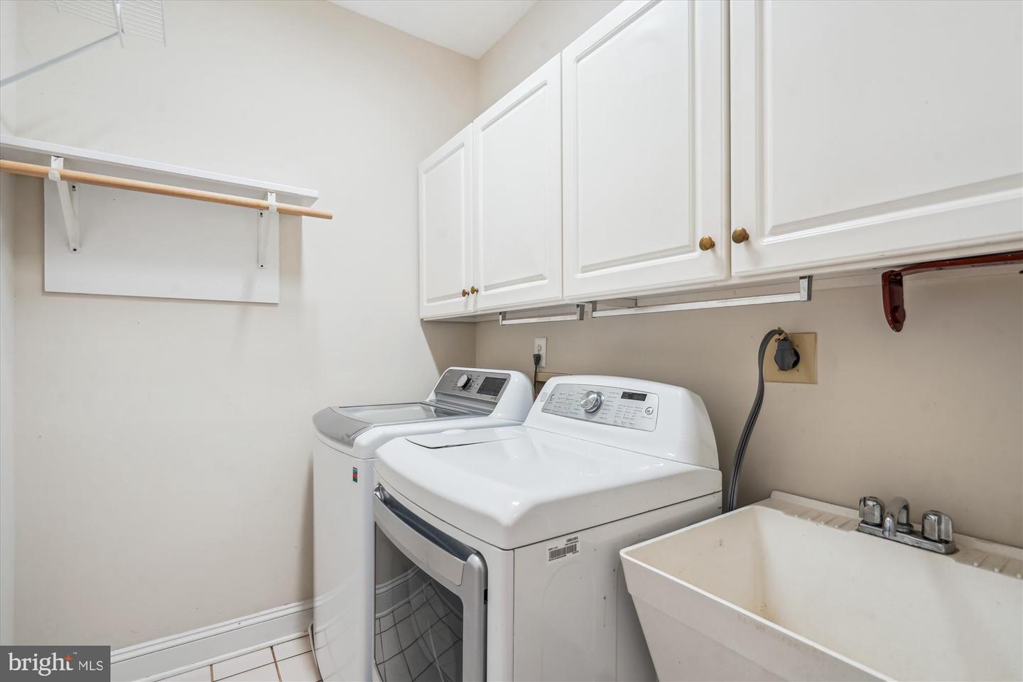 3206 WHEATLAND FARMS DR, OAKTON, Virginia 22124, 5 Bedrooms Bedrooms, ,4 BathroomsBathrooms,Residential,For sale,3206 WHEATLAND FARMS DR,VAFX2252656 MLS # VAFX2252656