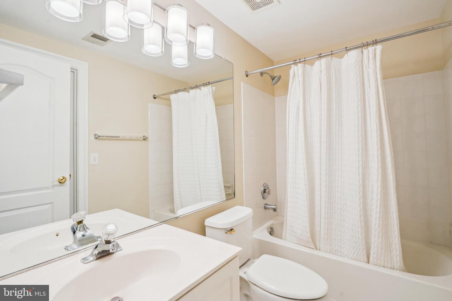 3206 WHEATLAND FARMS DR, OAKTON, Virginia 22124, 5 Bedrooms Bedrooms, ,4 BathroomsBathrooms,Residential,For sale,3206 WHEATLAND FARMS DR,VAFX2252656 MLS # VAFX2252656
