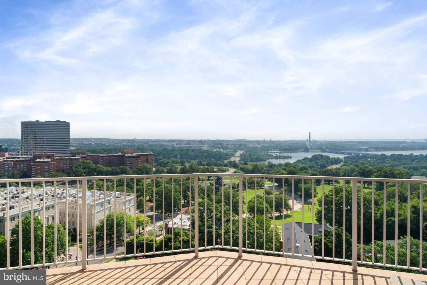1200 N NASH ST N #1125, ARLINGTON, Virginia 22209, 2 Bedrooms Bedrooms, ,2 BathroomsBathrooms,Residential,For sale,1200 N NASH ST N #1125,VAAR2060010 MLS # VAAR2060010