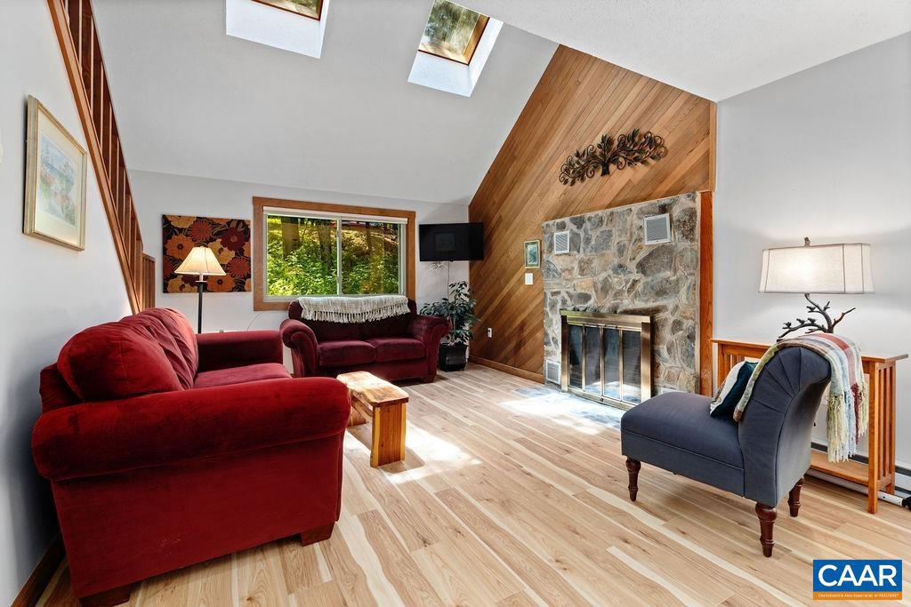 475 EAST CATOCTIN DR, WINTERGREEN RESORT, Virginia 22967, 3 Bedrooms Bedrooms, ,3 BathroomsBathrooms,Residential,For sale,475 EAST CATOCTIN DR,666264 MLS # 666264