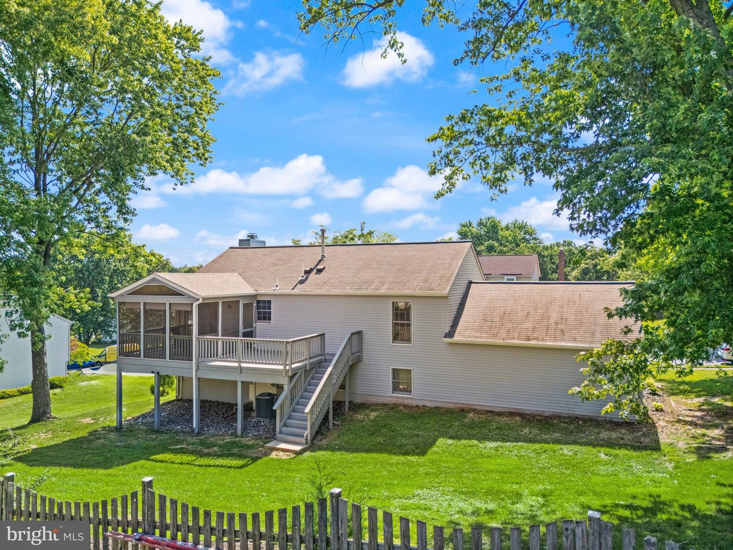 209 RECTOR ST, STERLING, Virginia 20164, 4 Bedrooms Bedrooms, ,2 BathroomsBathrooms,Residential,For sale,209 RECTOR ST,VALO2100888 MLS # VALO2100888