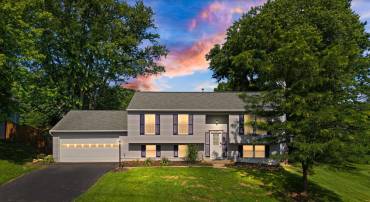 209 RECTOR ST, STERLING, Virginia 20164, 4 Bedrooms Bedrooms, ,2 BathroomsBathrooms,Residential,For sale,209 RECTOR ST,VALO2100888 MLS # VALO2100888
