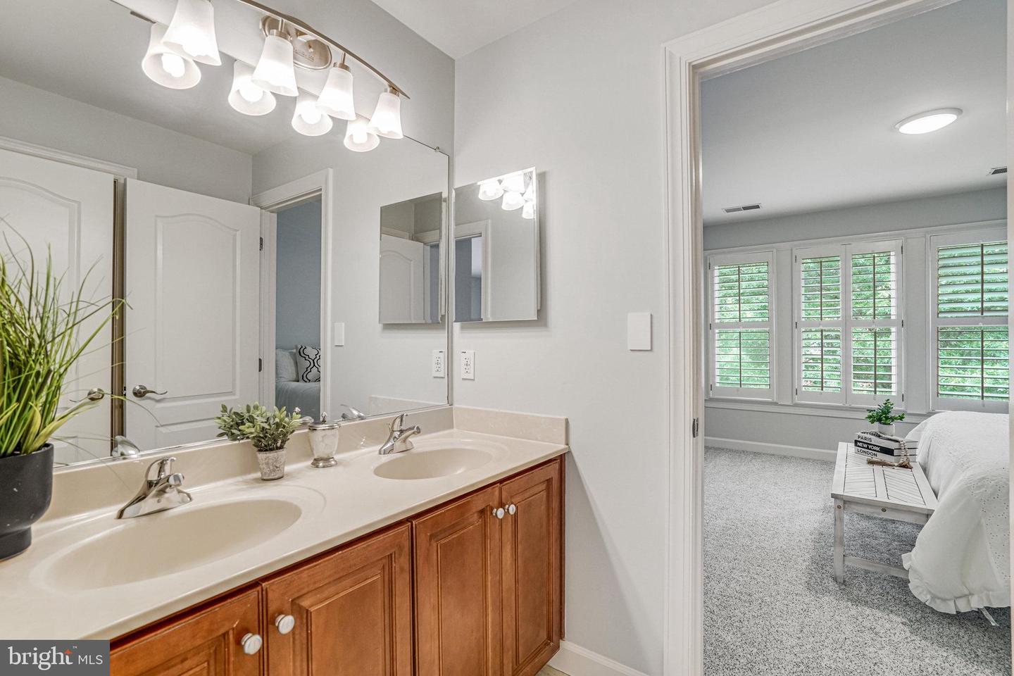 3013 ROSE CREEK CT, OAKTON, Virginia 22124, 4 Bedrooms Bedrooms, 21 Rooms Rooms,4 BathroomsBathrooms,Residential,For sale,3013 ROSE CREEK CT,VAFX2253034 MLS # VAFX2253034