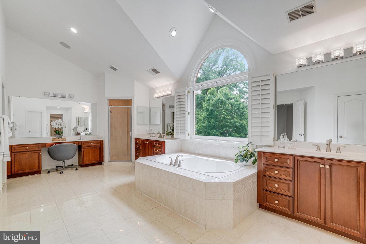 3013 ROSE CREEK CT, OAKTON, Virginia 22124, 4 Bedrooms Bedrooms, 21 Rooms Rooms,4 BathroomsBathrooms,Residential,For sale,3013 ROSE CREEK CT,VAFX2253034 MLS # VAFX2253034