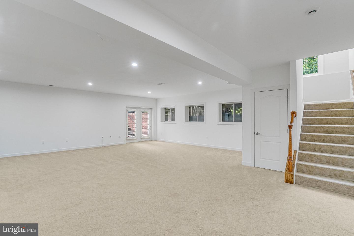 3013 ROSE CREEK CT, OAKTON, Virginia 22124, 4 Bedrooms Bedrooms, 21 Rooms Rooms,4 BathroomsBathrooms,Residential,For sale,3013 ROSE CREEK CT,VAFX2253034 MLS # VAFX2253034