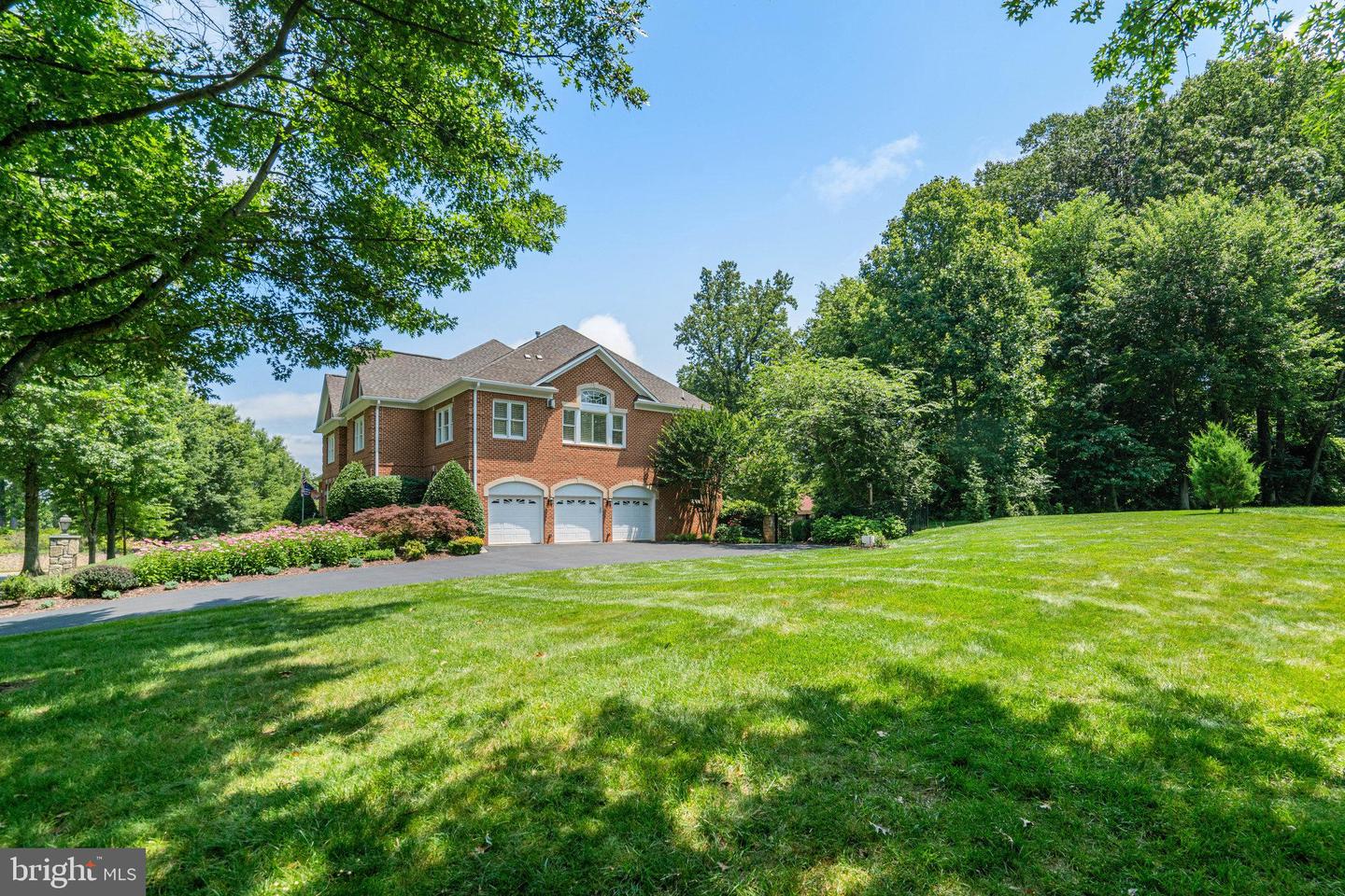 3013 ROSE CREEK CT, OAKTON, Virginia 22124, 4 Bedrooms Bedrooms, 21 Rooms Rooms,4 BathroomsBathrooms,Residential,For sale,3013 ROSE CREEK CT,VAFX2253034 MLS # VAFX2253034