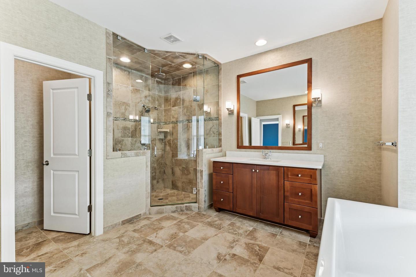 26612 MARBURY ESTATES DR, CHANTILLY, Virginia 20152, 4 Bedrooms Bedrooms, ,5 BathroomsBathrooms,Residential,For sale,26612 MARBURY ESTATES DR,VALO2101040 MLS # VALO2101040