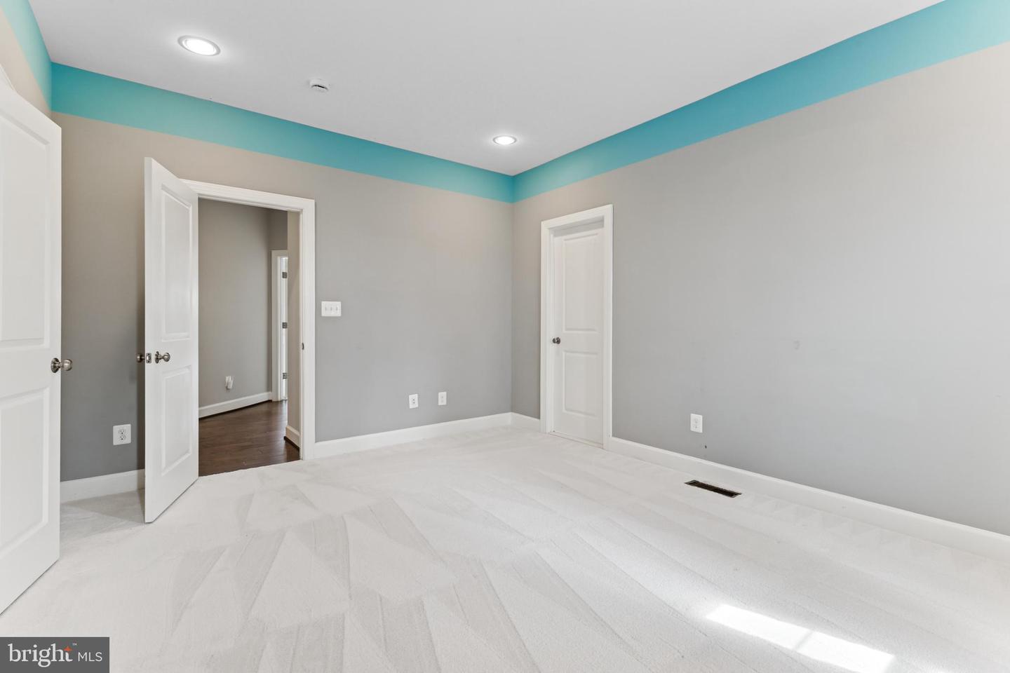 26612 MARBURY ESTATES DR, CHANTILLY, Virginia 20152, 4 Bedrooms Bedrooms, ,5 BathroomsBathrooms,Residential,For sale,26612 MARBURY ESTATES DR,VALO2101040 MLS # VALO2101040