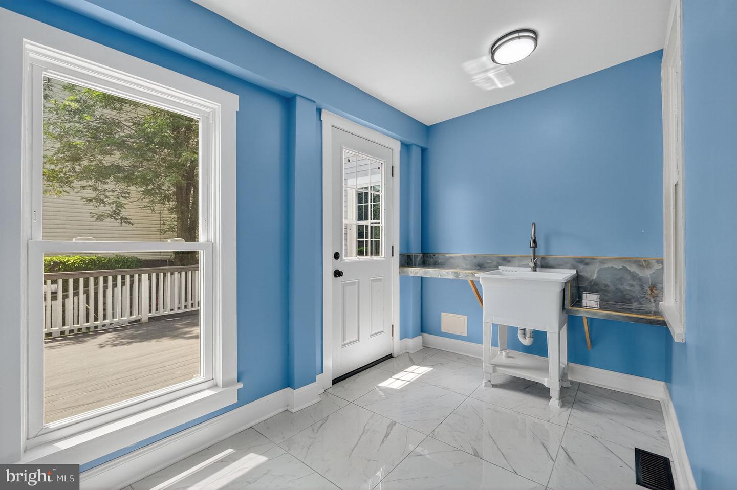 116 S PLEASANT VALLEY RD, WINCHESTER, Virginia 22601, 5 Bedrooms Bedrooms, ,2 BathroomsBathrooms,Residential,For sale,116 S PLEASANT VALLEY RD,VAWI2008632 MLS # VAWI2008632