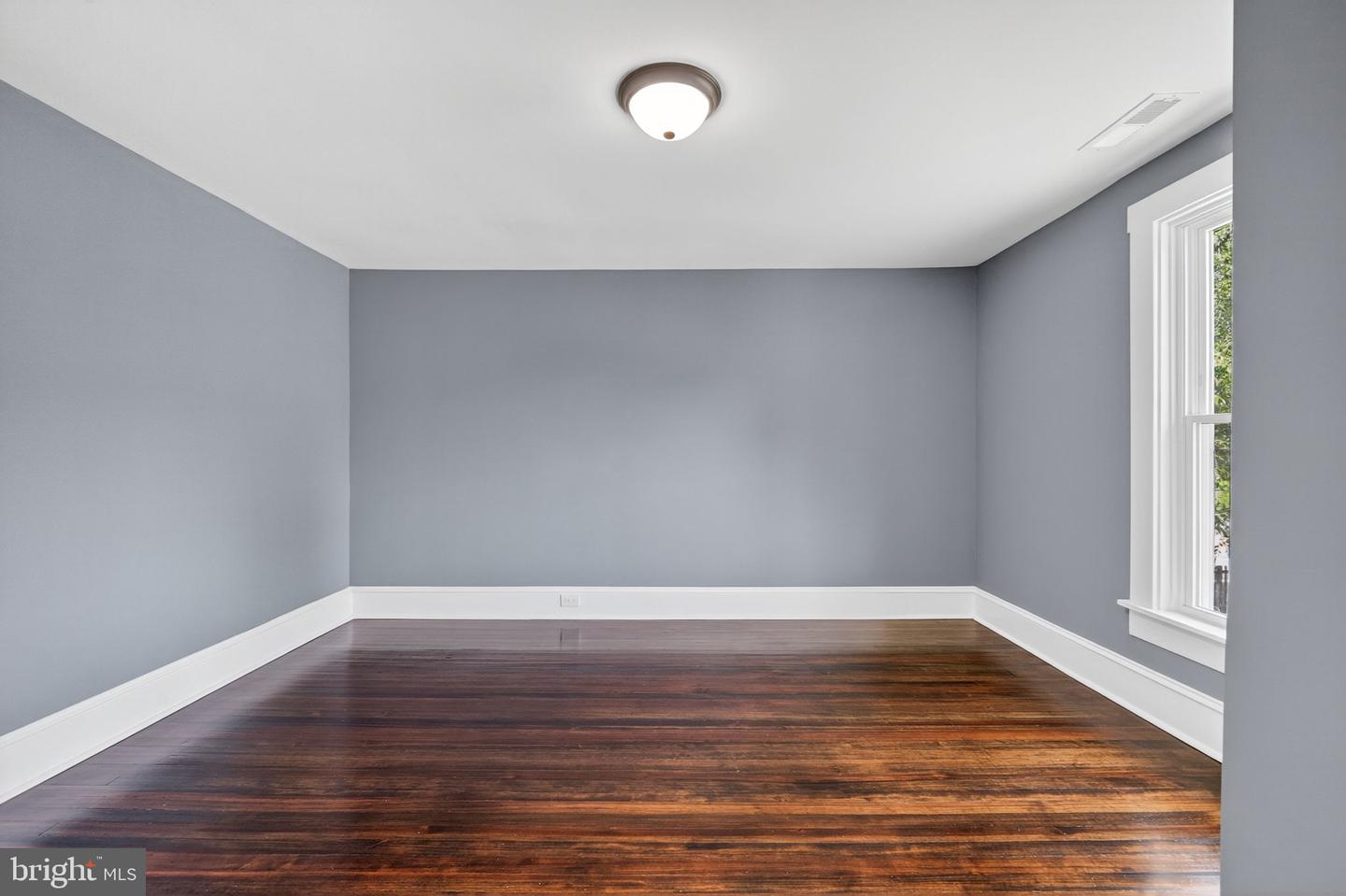 116 S PLEASANT VALLEY RD, WINCHESTER, Virginia 22601, 5 Bedrooms Bedrooms, ,2 BathroomsBathrooms,Residential,For sale,116 S PLEASANT VALLEY RD,VAWI2008632 MLS # VAWI2008632