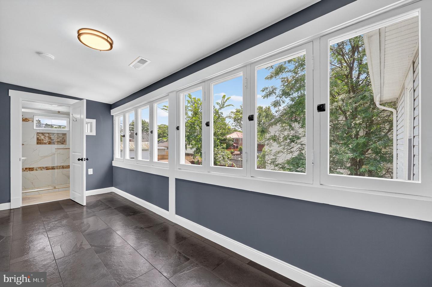 116 S PLEASANT VALLEY RD, WINCHESTER, Virginia 22601, 5 Bedrooms Bedrooms, ,2 BathroomsBathrooms,Residential,For sale,116 S PLEASANT VALLEY RD,VAWI2008632 MLS # VAWI2008632